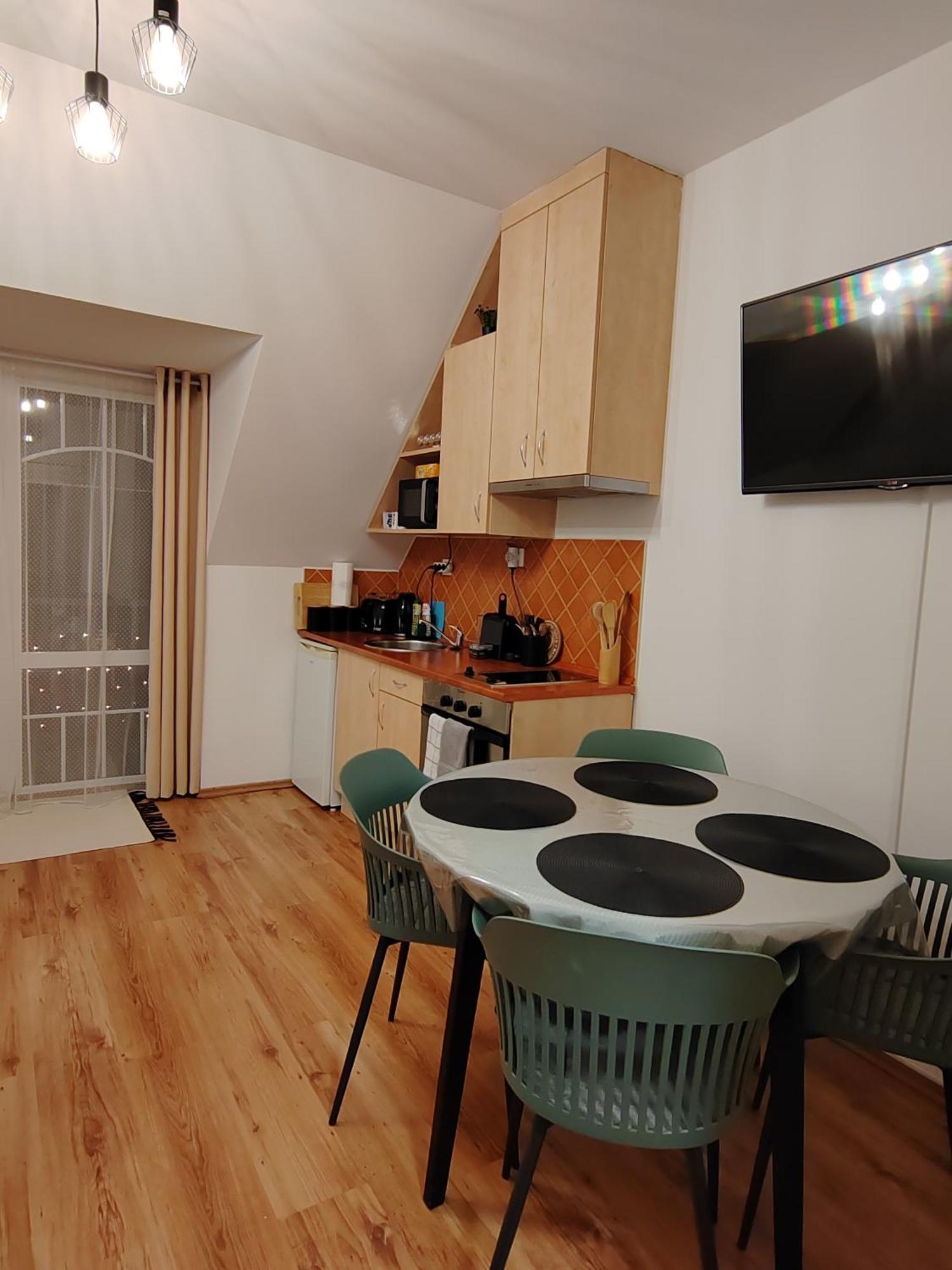 Orsika Hilltop Apartman Eger Exterior foto